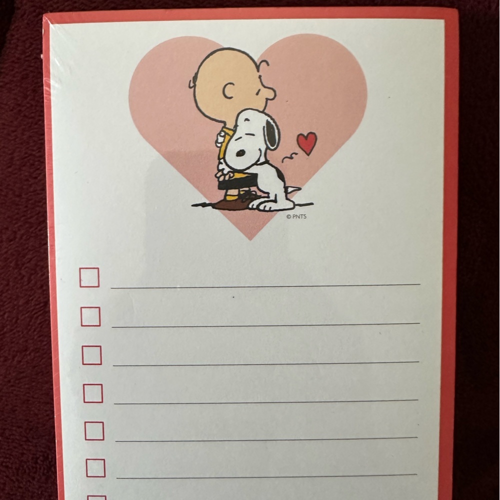 NWT ♥️ Snoopy Notepad Set

Includes 2 pads & 1 has an additional round small pad - Picture 3 of 4